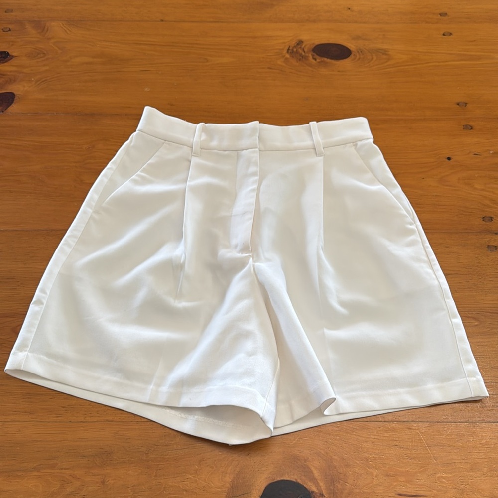 Abercrombie & Fitch Ultra High Rise Shorts - Picture 5 of 11
